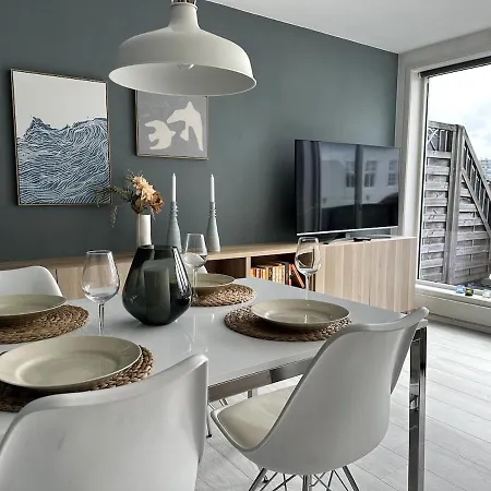 Ultra-central And Quiet, With Balcony 아파트 *