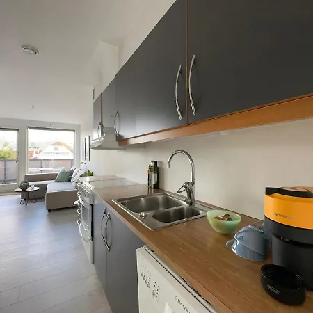 Ultra-central And Quiet, With Balcony 아파트 스타방에르